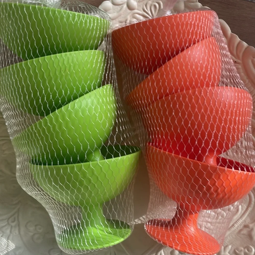 Crate & Barrel Ice Cream Bowls 2 Sets Retro Orange Green Footed 8 Pieces NEW HTF